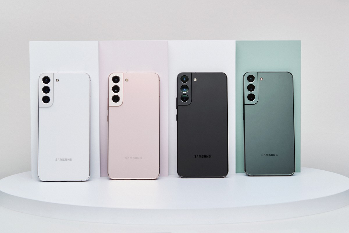 Samsung S22 en 4 couleurs différentes
