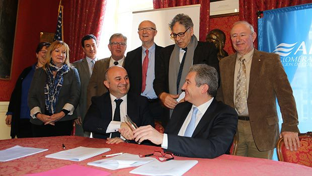 Bernard Hellal, Nicolas Leday et Salvatore Tuttolomondo inaugurant la fibre SFR à Compiègne