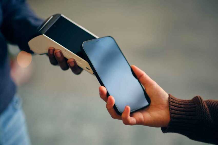 apple pay iphone