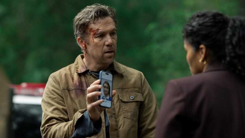 La série Last Seen (Portée Disparue) est disponible sur Apple TV.