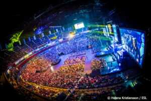 Vivendi et Canal s'allient avec ESL pour développer l'eSport en France