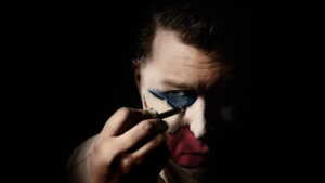 La série Devil in Disguise: John Wayne Gacy sort sur Ciné+ OCS, disponible via Canal+.