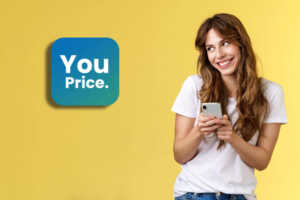 Femme devant Logo YouPrice