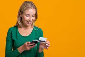 Sosh VS YouPrice : qui propose le meilleur forfait 100 Go sur le réseau Orange ?