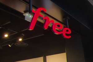 Free étend sa télécommande TV virtuelle sur iOS à davantage d’abonnés Freebox, accessible depuis l’application officielle unifiée Free.