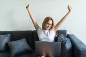 Découvrez la box internet SFR Power S à tarif réduit avec frais de mise en service offerts.