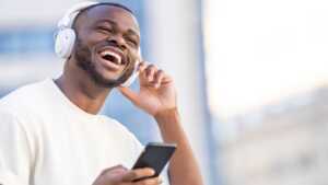 Pour son anniversaire, Sosh propose une promo sur l'abonnement Deezer Premium