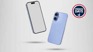 Femme assise contre smartphone géant avec logo "French Days", ravie de son iPhone 16 avec 260€ de remise chez Rakuten