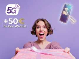 Femme sur fond violet reçoit un cadeau avec logo 5G et "+50€ en bon d'achat", la proposition de Cdiscount Mobile pour les soldes