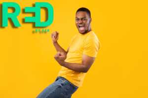 Homme archi content avec logo de RED by SFR car Xiaomi Redmi A2 pour seulement 69€ en promo