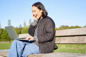 RED by SFR propose les frais de mise en service offerts.