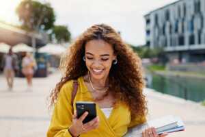 120 Go à 9,99€/mois : l’offre Série Free, le bon plan ultime pour les étudiants ?
