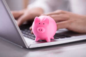 Seuls deux opérateurs proposent une offre internet à moins de 20 euros par mois