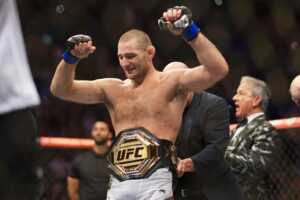 Strickland combat pour la ceinture à l'UFC 297, en live sur RMC Sports 100% digital