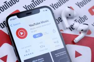 L'application Youtube Music lancée sur un smartphone