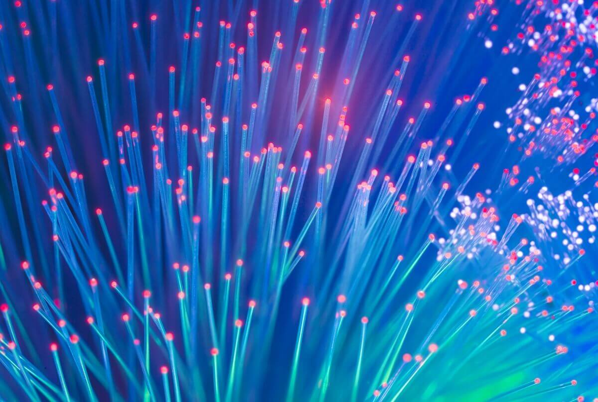 Fibre optique multicolore, car série spéciale pour les abonnés B&You