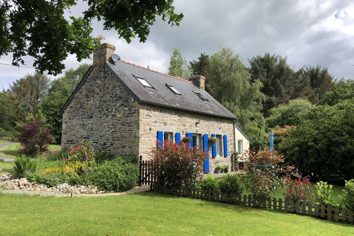 Longère bretonne dans campagne, une résidence secondaire où installer sa 2ème Livebox