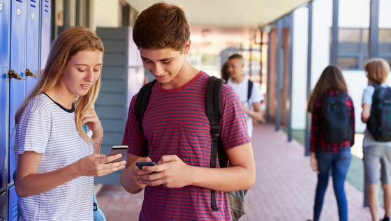 Rentrée scolaire : quel forfait mobile pour votre ado ?