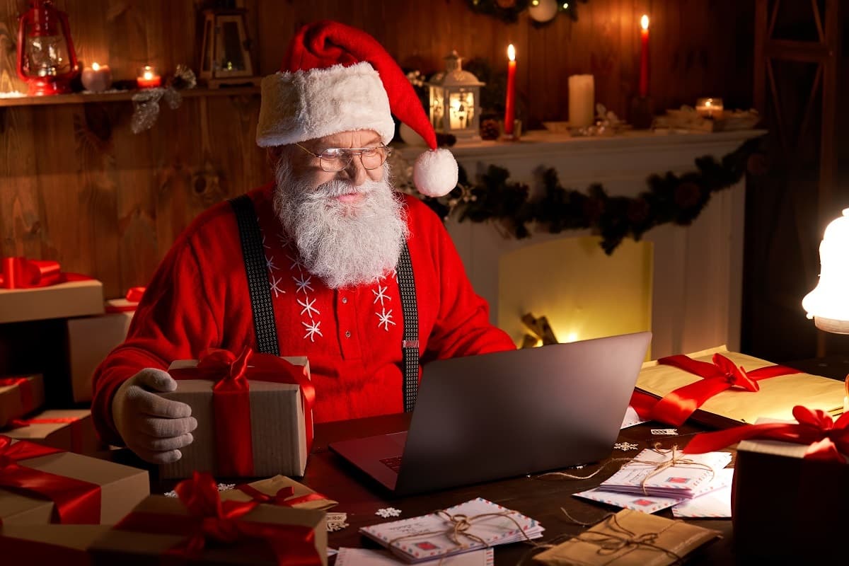 Père Noël Bbox cadeau connecté sous sapin Bouygues Telecom