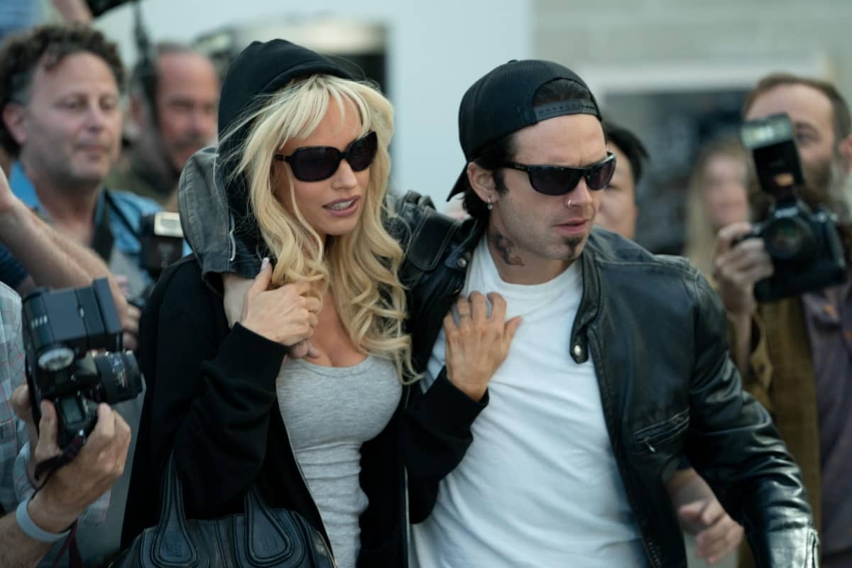 Pam & Tommy : la série Disney+ sur la sextape volée de Pamela Anderson