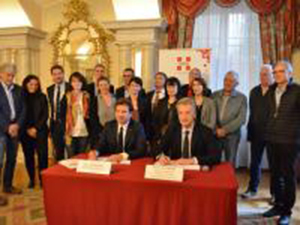 La Savoie signe un contrat de délégation de service public pour déployer la fibre optique via Axione