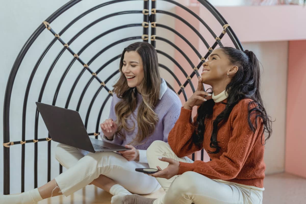 Orange ou SFR ? Quel opérateur propose le meilleur forfait mobile 220 Go ?