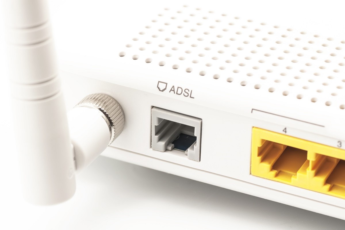 Un modem avec une prise ADSL