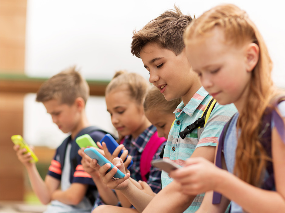 Télé et tablette pour les enfants : à quel âge et combien de temps ?