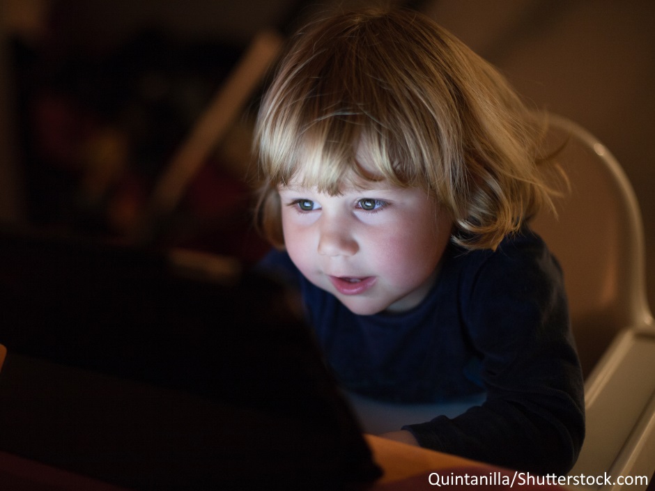Enfants : trop d'écran nuit au développement et aux apprentissages