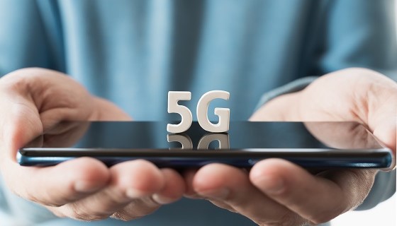 Les forfaits 5G les moins chers sont sur le réseau SFR : 3 forfaits 5G à moins de 5€/mois