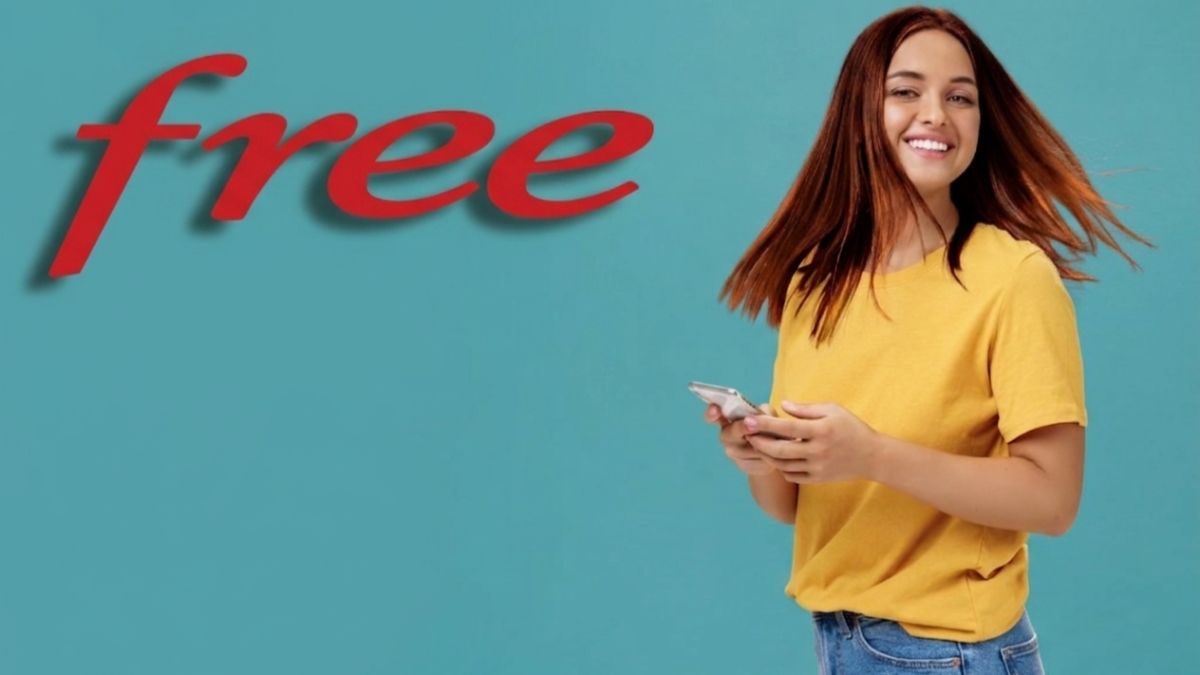 Femme avec smartphone sur fond bleu avec logo Free Mobile car super Série Free avec services en plus à moins de 11€/mois