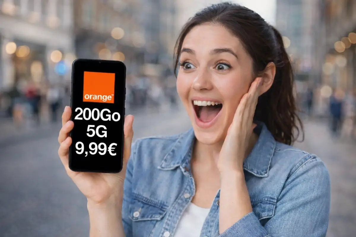 Femme avec smartphone avec logo d'Orange et 200 Go à 9.99€, ravie de ce forfait "Le Turbo" de YouPrice