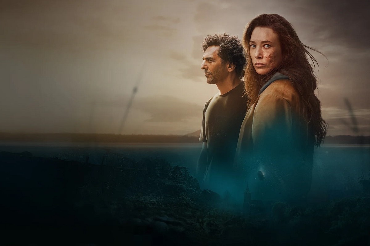 Les deux acteurs à l'affiche de la série "Surface", Tomer Sisley et Laura Smet, car en streaming gratuit sur France TV