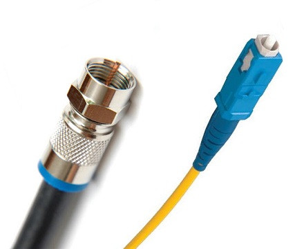 le câble et la fibre optique sont deux technologies différentes.