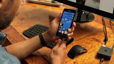 Les Lumia 950/950 XL peuvent être connectés via un hub à un clavier, une souris, un écran…