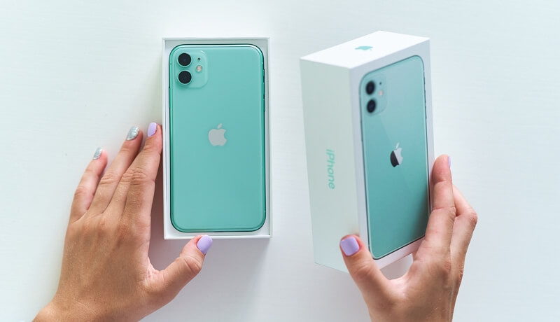 Un iPhone de couleur peut se revendre plus cher