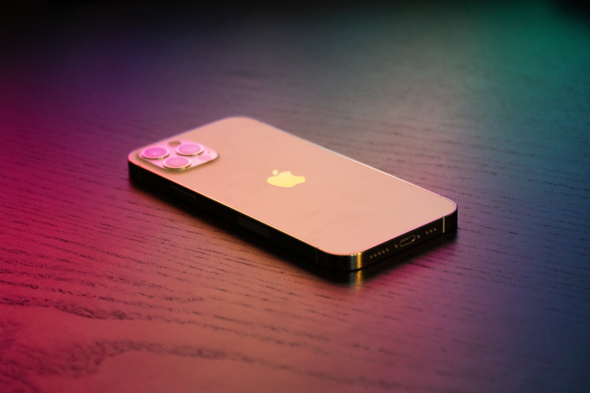 iPhone générique, car fonction pour convertir SIM en eSIM