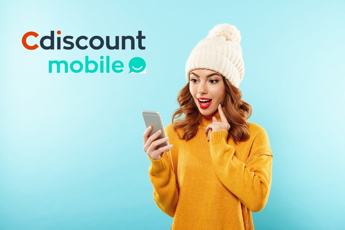 Femme contente nouveau forfait 3Go de CDiscount Mobile