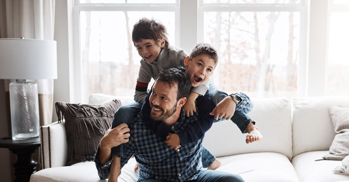 Barely after Mother's Day, Samsung is already launching its Father's Day promotions.